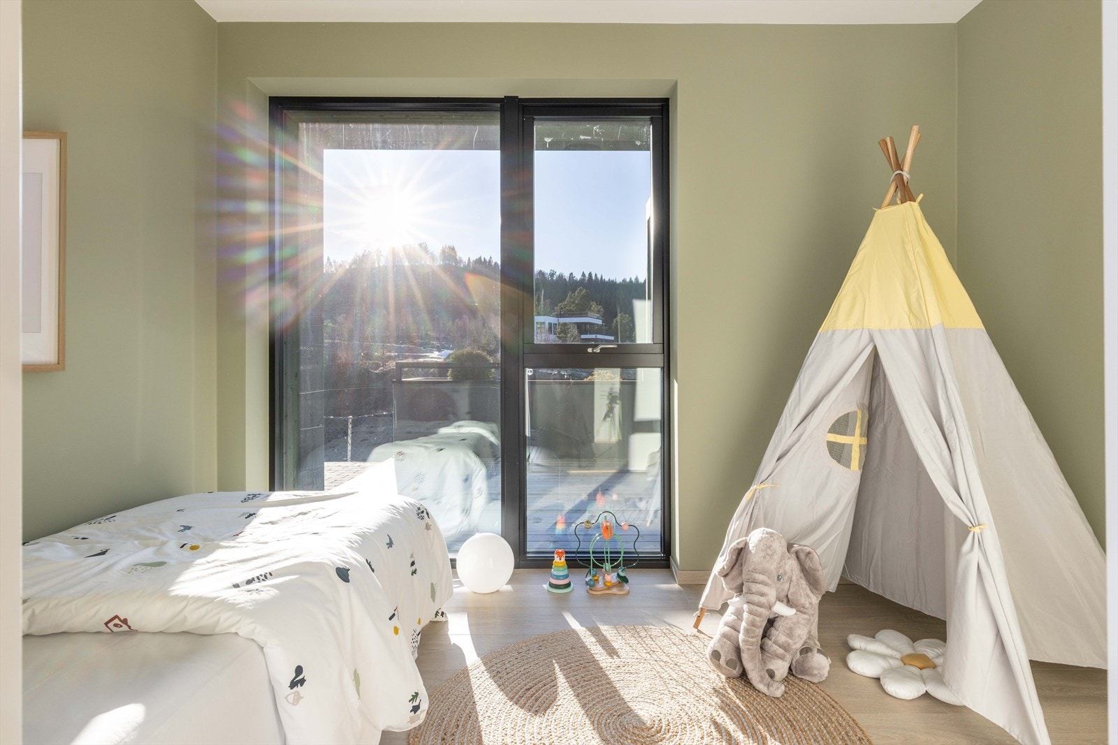 Soverom 3 er på 7 m² og passer bra som barneværelse, hjemmekontor eller walk-in garderobe. Galleribilde