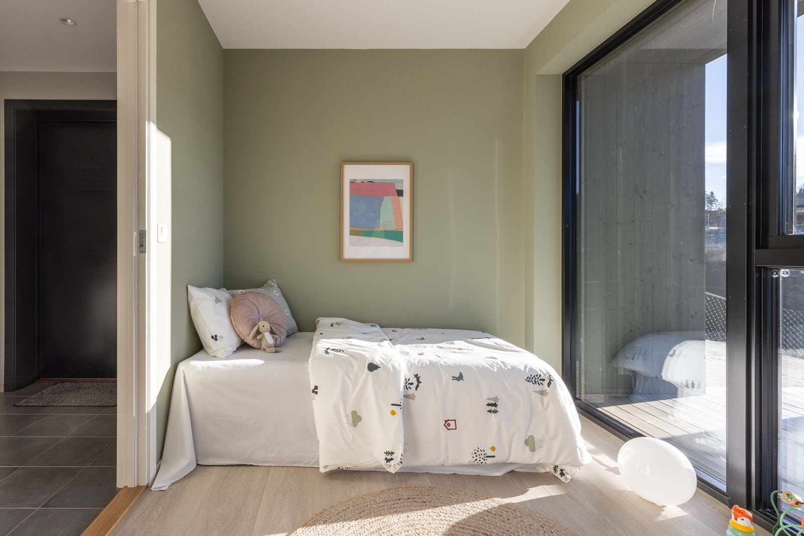 Rikelig med plass til dobbeltseng. Galleribilde