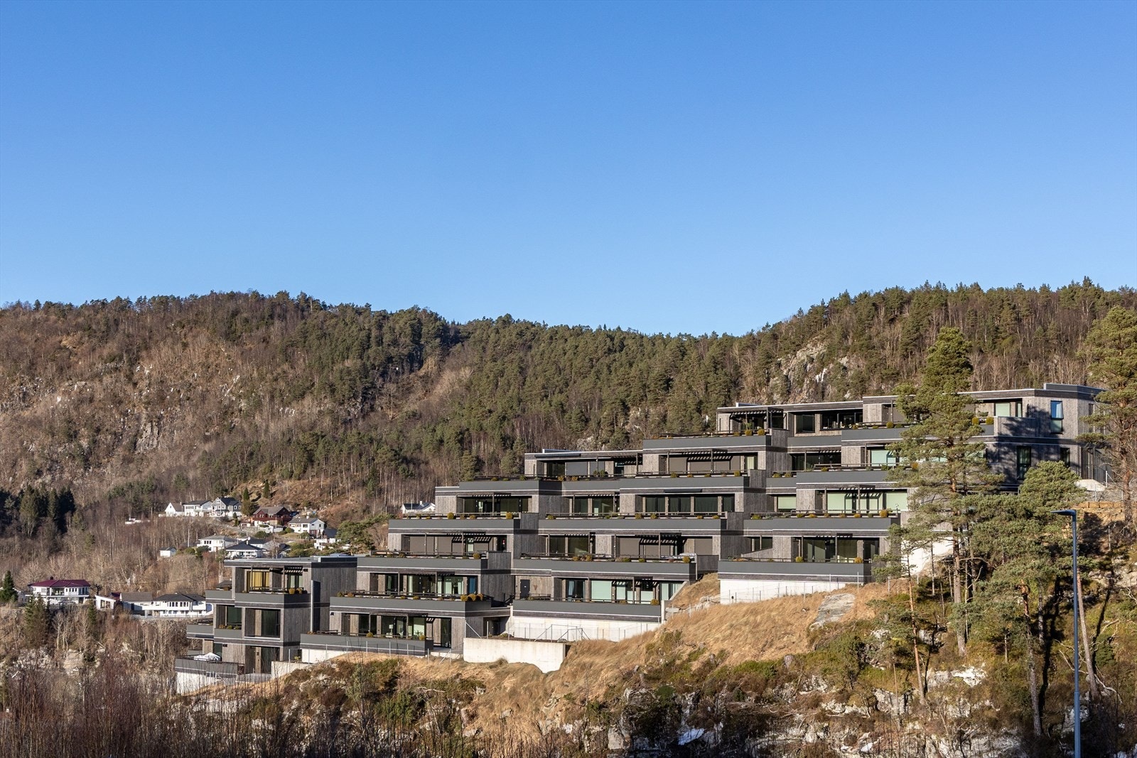 Fugledalen Terrasse er et godt sted å bo. Her finner du leiligheter med høy kvalitet, hyggelige naboer og kort avstand til alt du treenger i hverdagen! Galleribilde