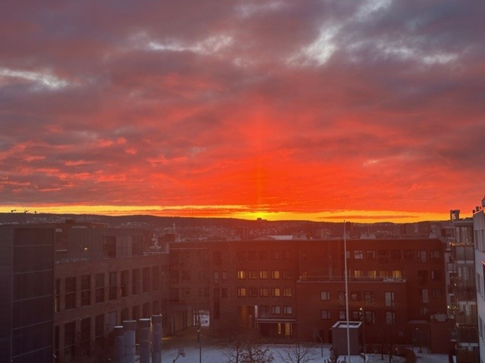 Fine muligheter for fine soloppganger og solnedganger fra balkongen. (Selgers private bilde). Galleribilde