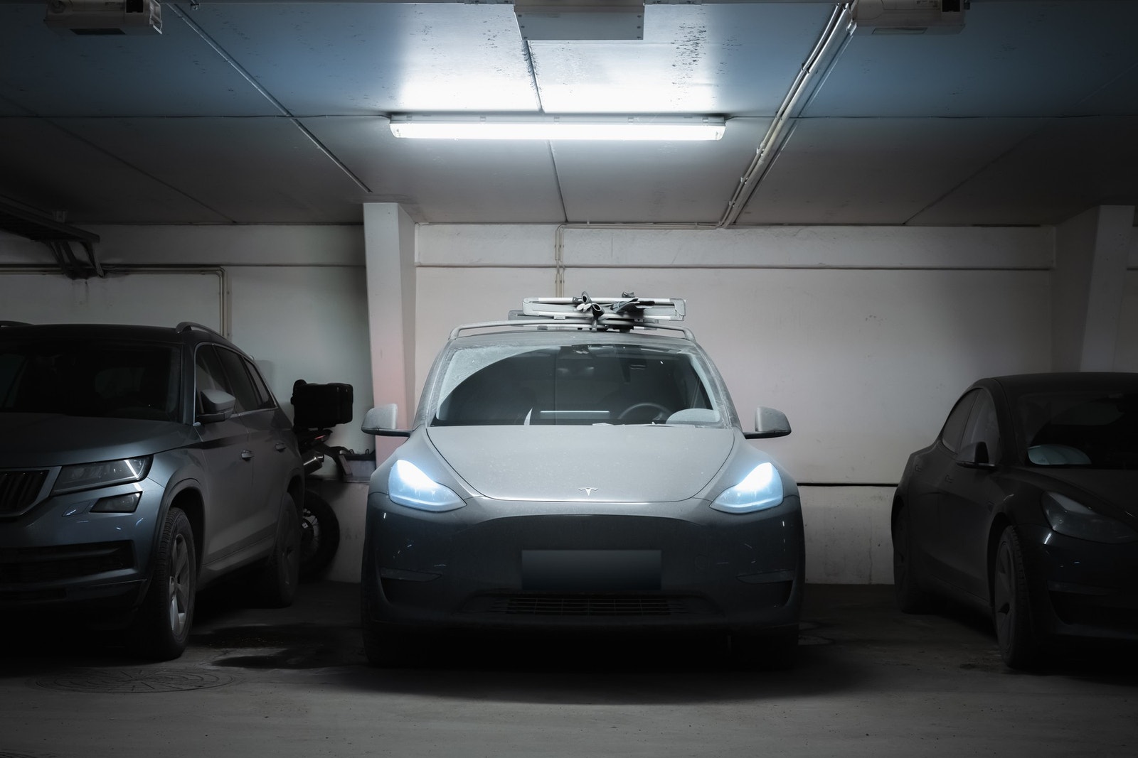 Det medfølger en parkeringsplass i felles garasjeanlegg. Galleribilde