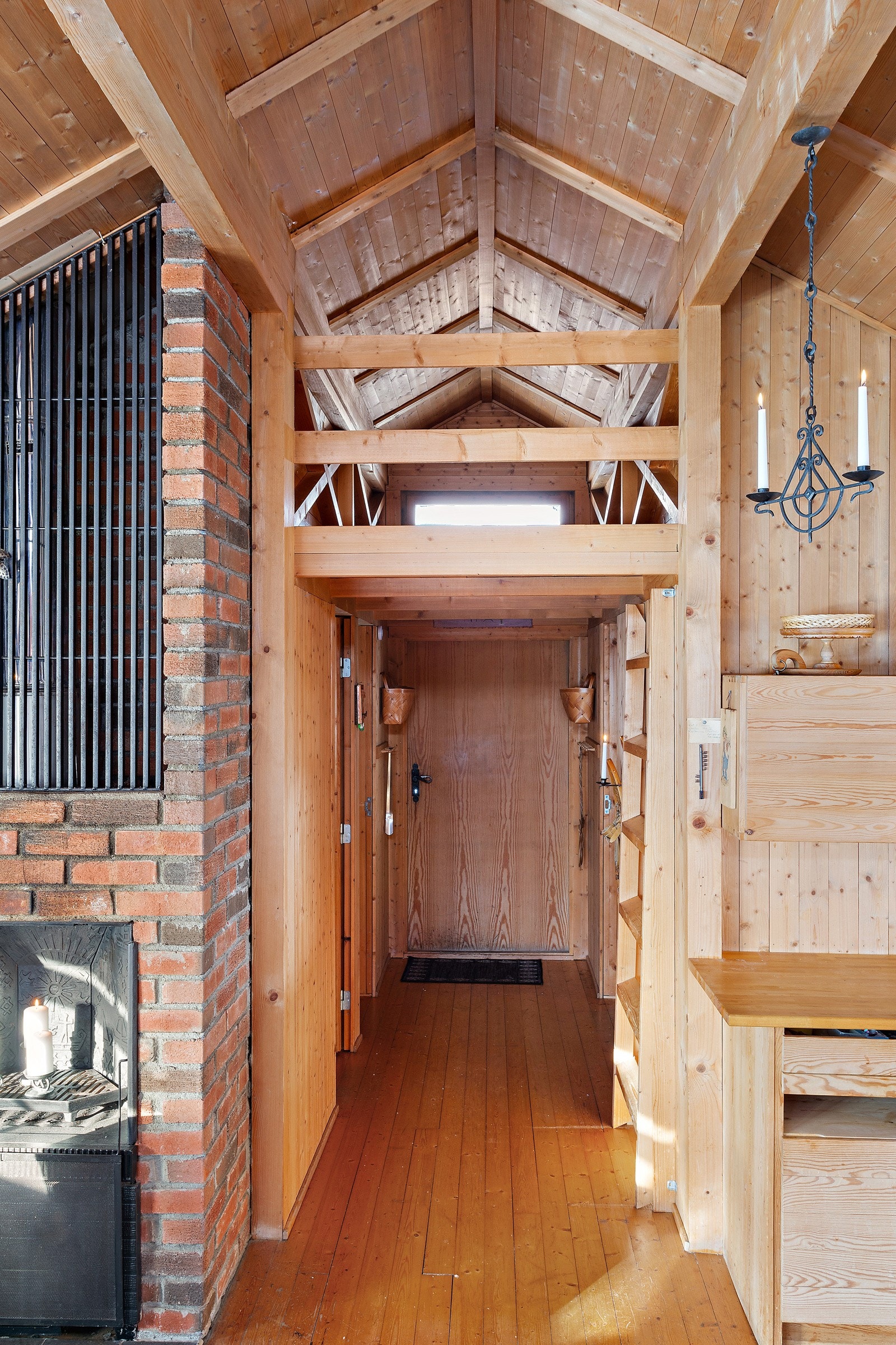 Vi beveger oss inn i soveromsavdelingen. Galleribilde