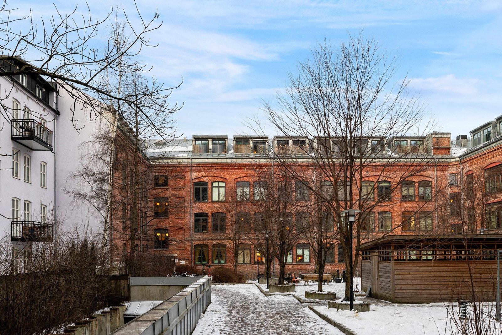 Borettslaget har en hyggelig bakgård. Galleribilde