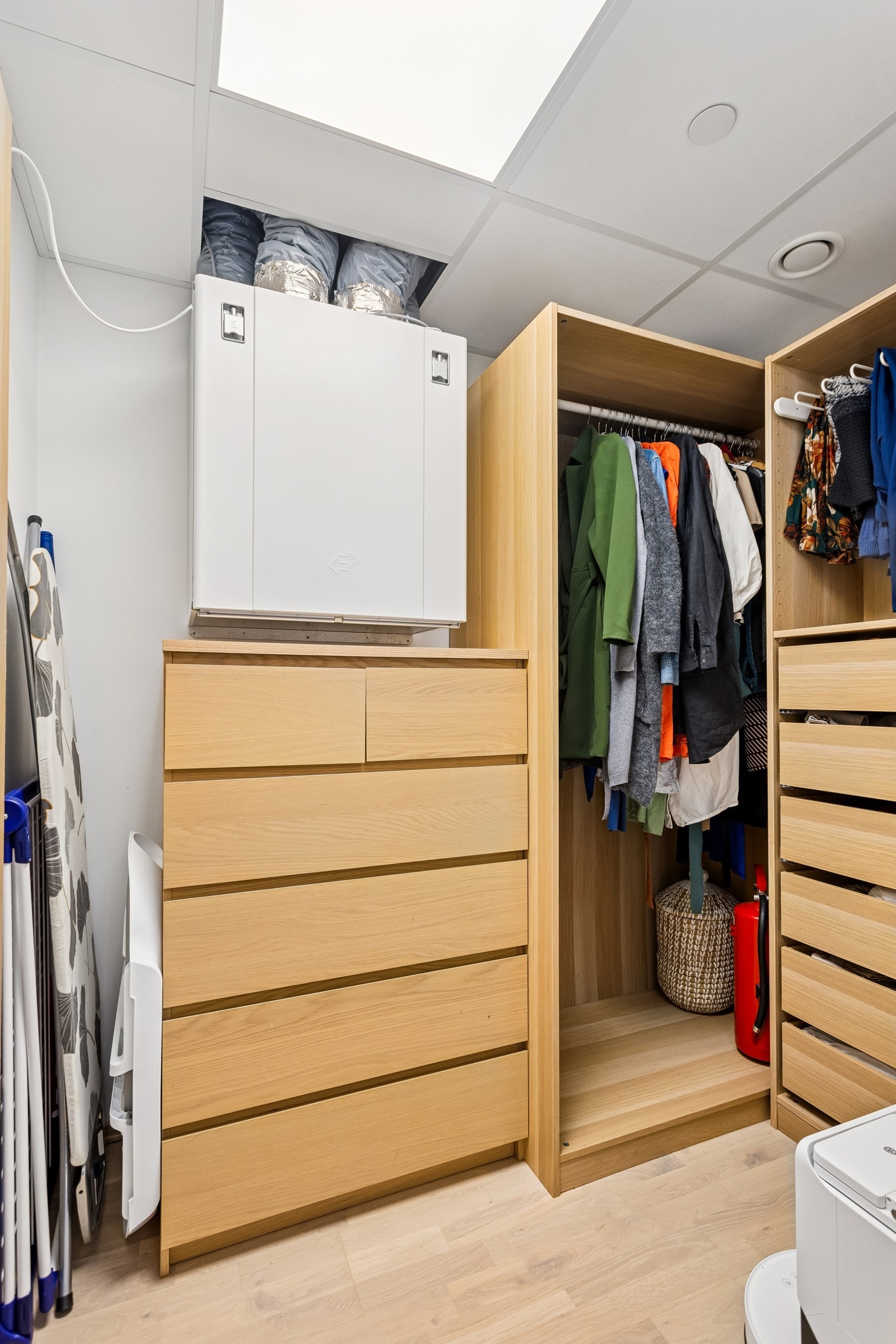 Boden er utstyrt med skapinnredning. Galleribilde