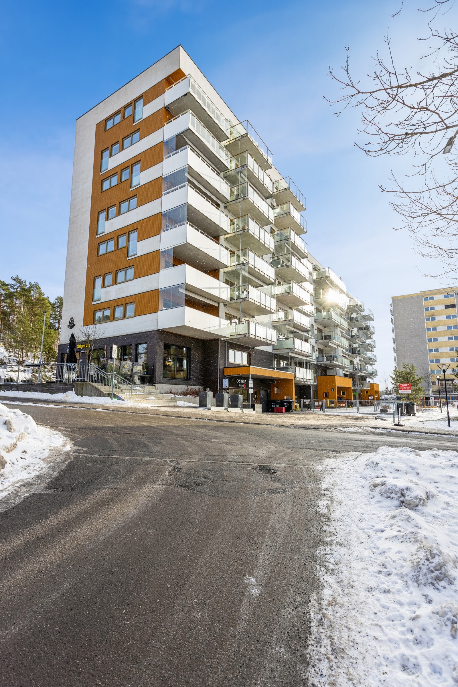 Leiligheten ligger fint til i 3. etasje med vestvendt balkong. Galleribilde