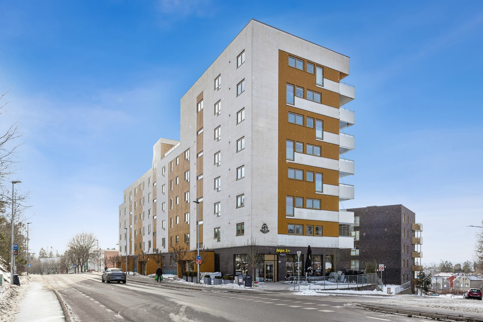 Sentral og attraktiv beliggenhet på Lambertseter/Munkelia med kort vei til offentlig kommunikasjon, skoler, barnehager og idrettsanlegg. Galleribilde