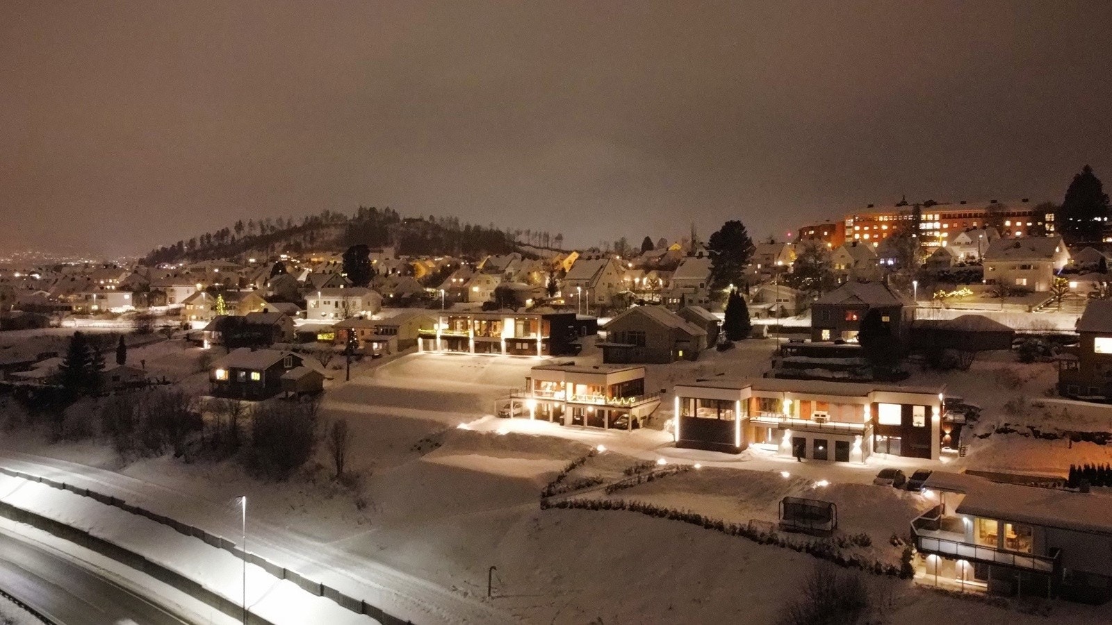 Dronebilde fra Mjøsa Galleribilde