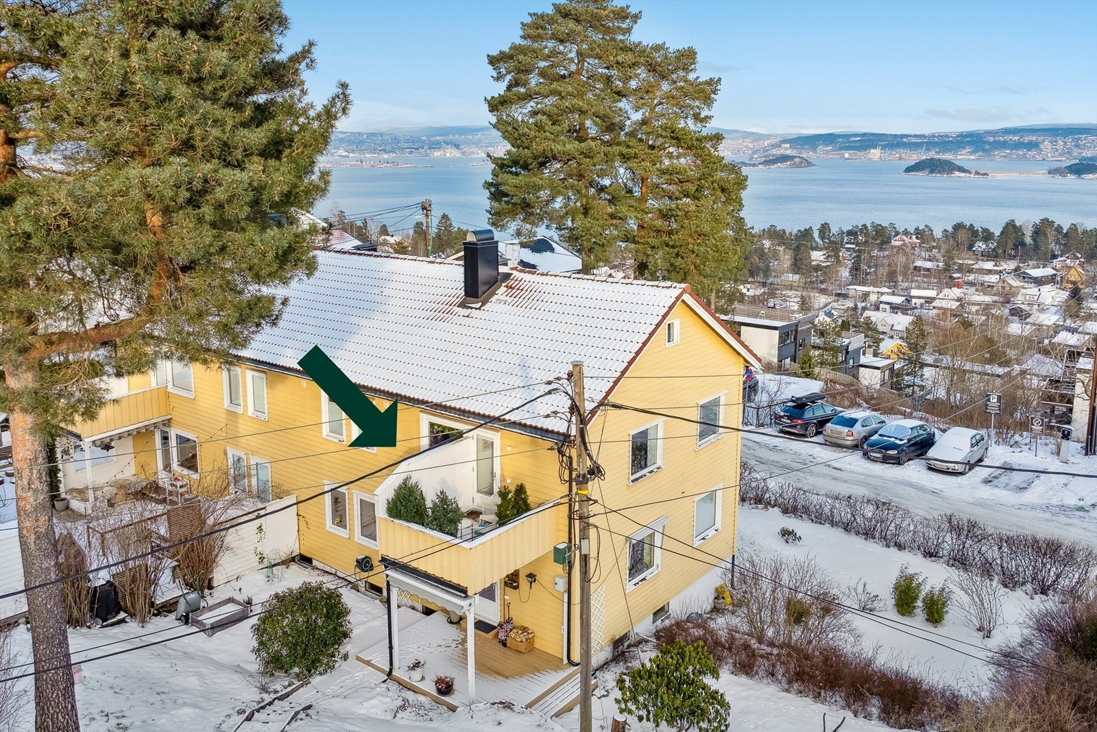 Leiligheten er beliggende i 2.etasje i et svært attraktivt område på Tangen, med gode sol- og utsiktsforhold. Galleribilde