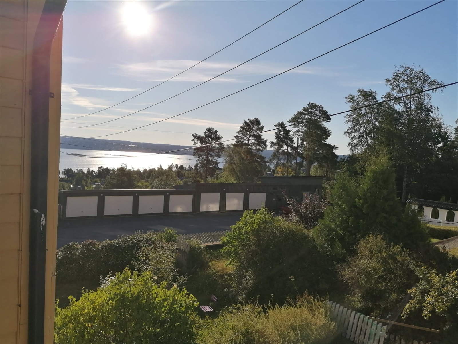 Flott fjordutsikt over Bunnefjorden mot øst fra balkongen. (Selgers egne bilde) Galleribilde