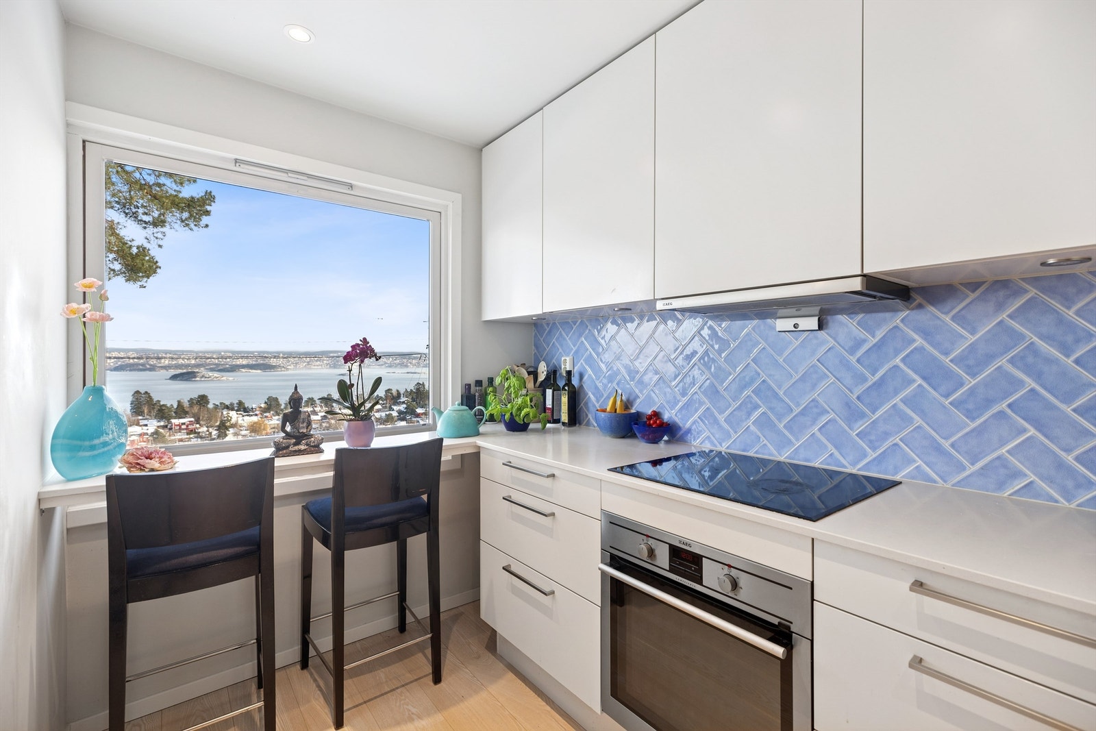 Velkommen til Tangen terrasse 63! -Presentert av Elisiff Wennersgaard v/Krogsveen Nesodden. Foto: Per O. Skjellnan v/Efkt. Galleribilde