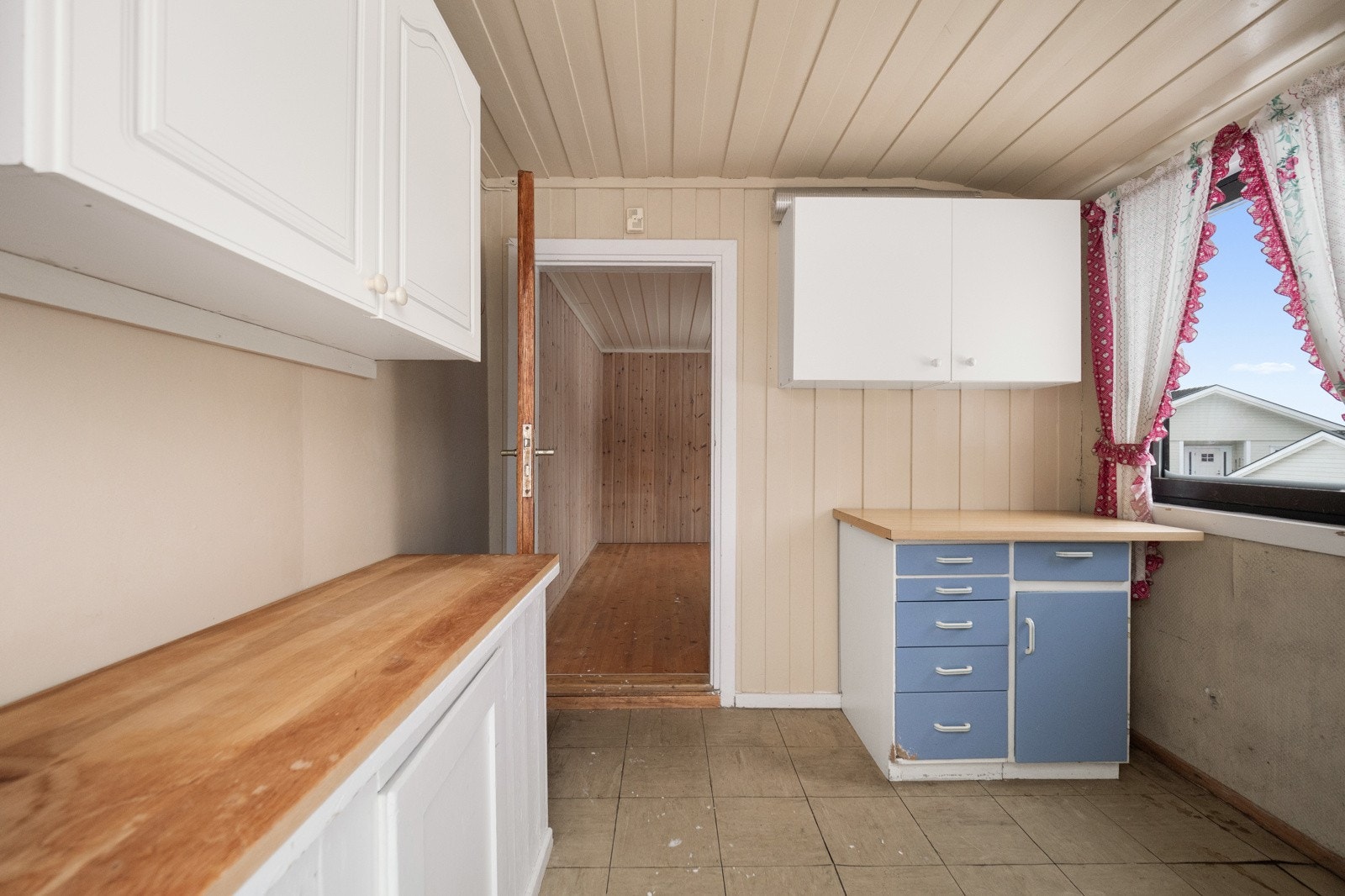 Uthuset har enkel standard Galleribilde