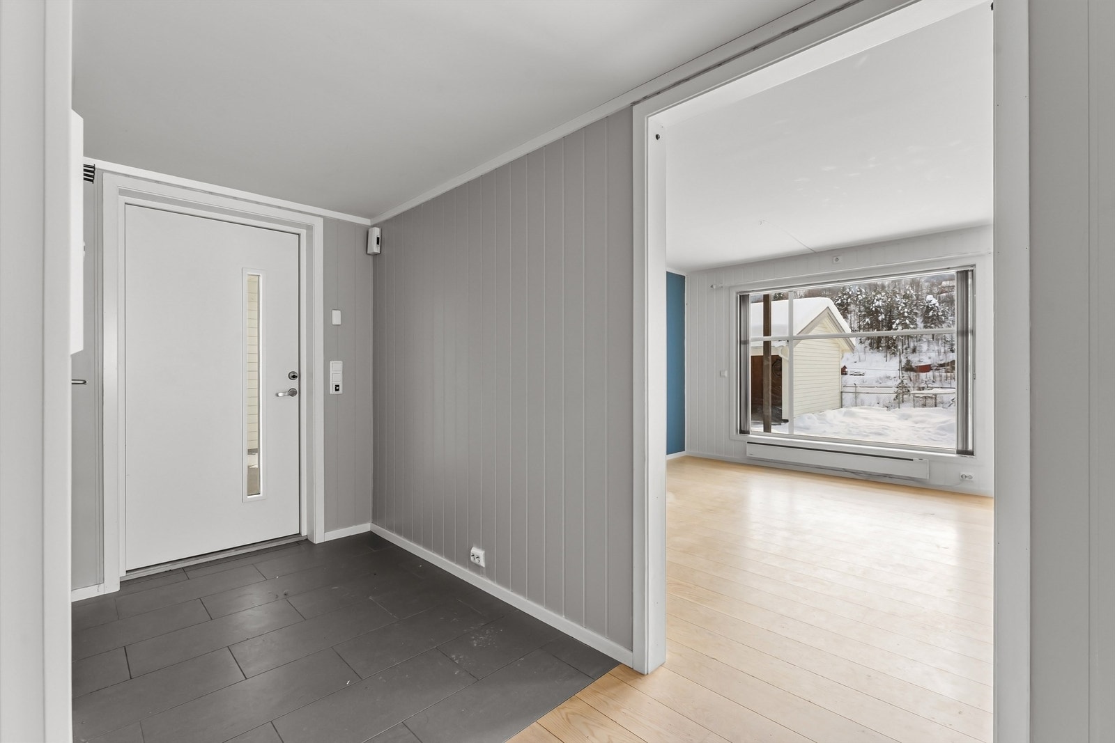 Herfra ledes du naturlig inn i den åpne stuen. Galleribilde