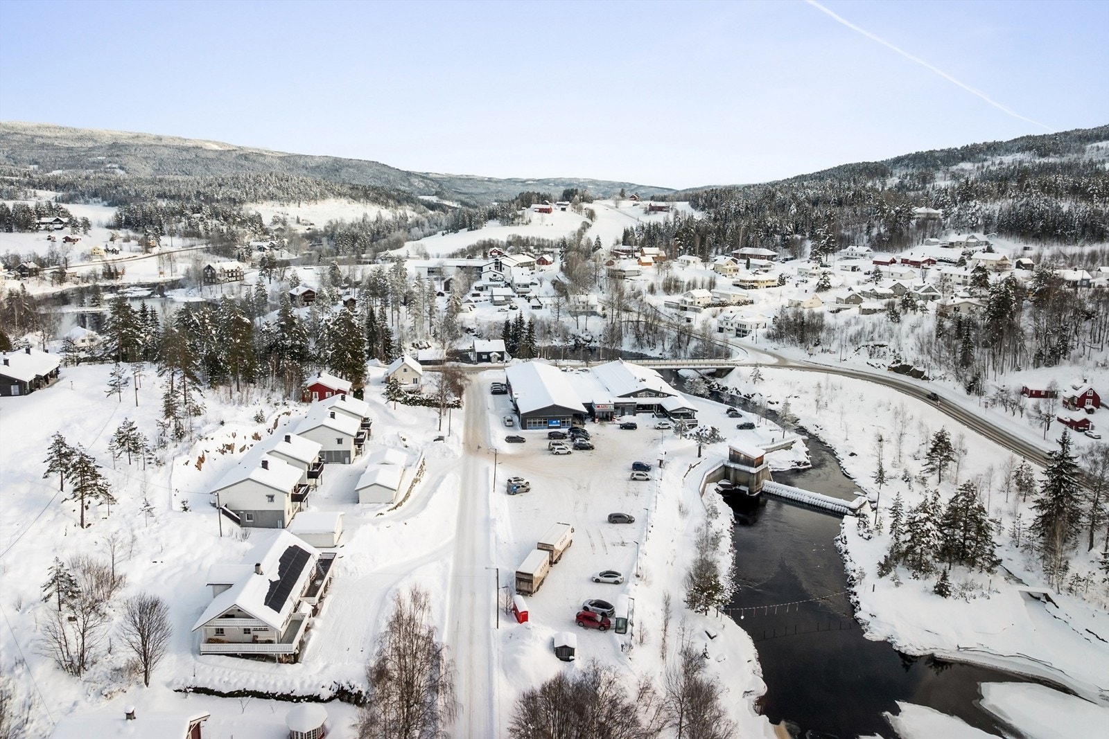For den aktive er det idrettsplass, skatepark og sandvolleyballbane like i nærheten. Galleribilde