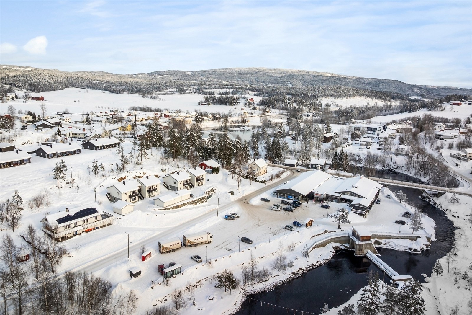 Dagligvarehandelen gjøres enkelt hos Spar, som ligger kun et par minutter unna. Galleribilde