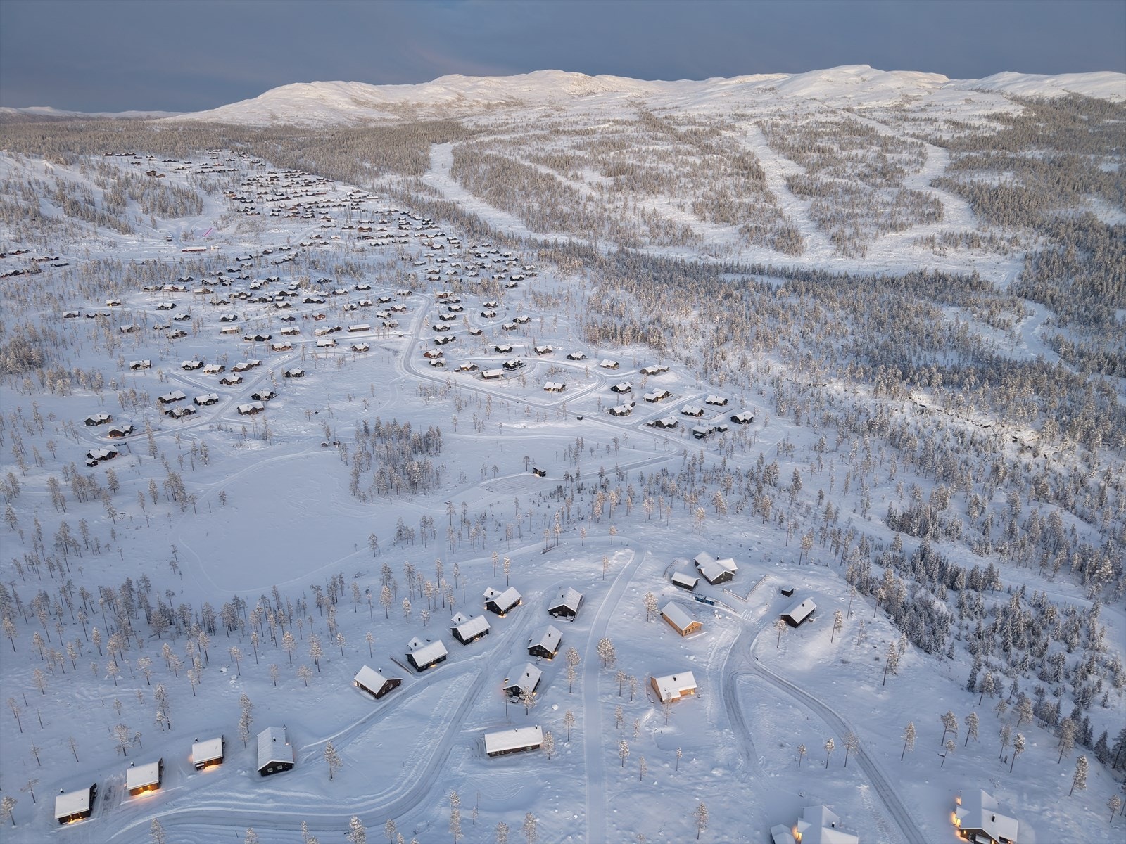 Utsikt mot Kristnatten og Sørbølfjell Galleribilde