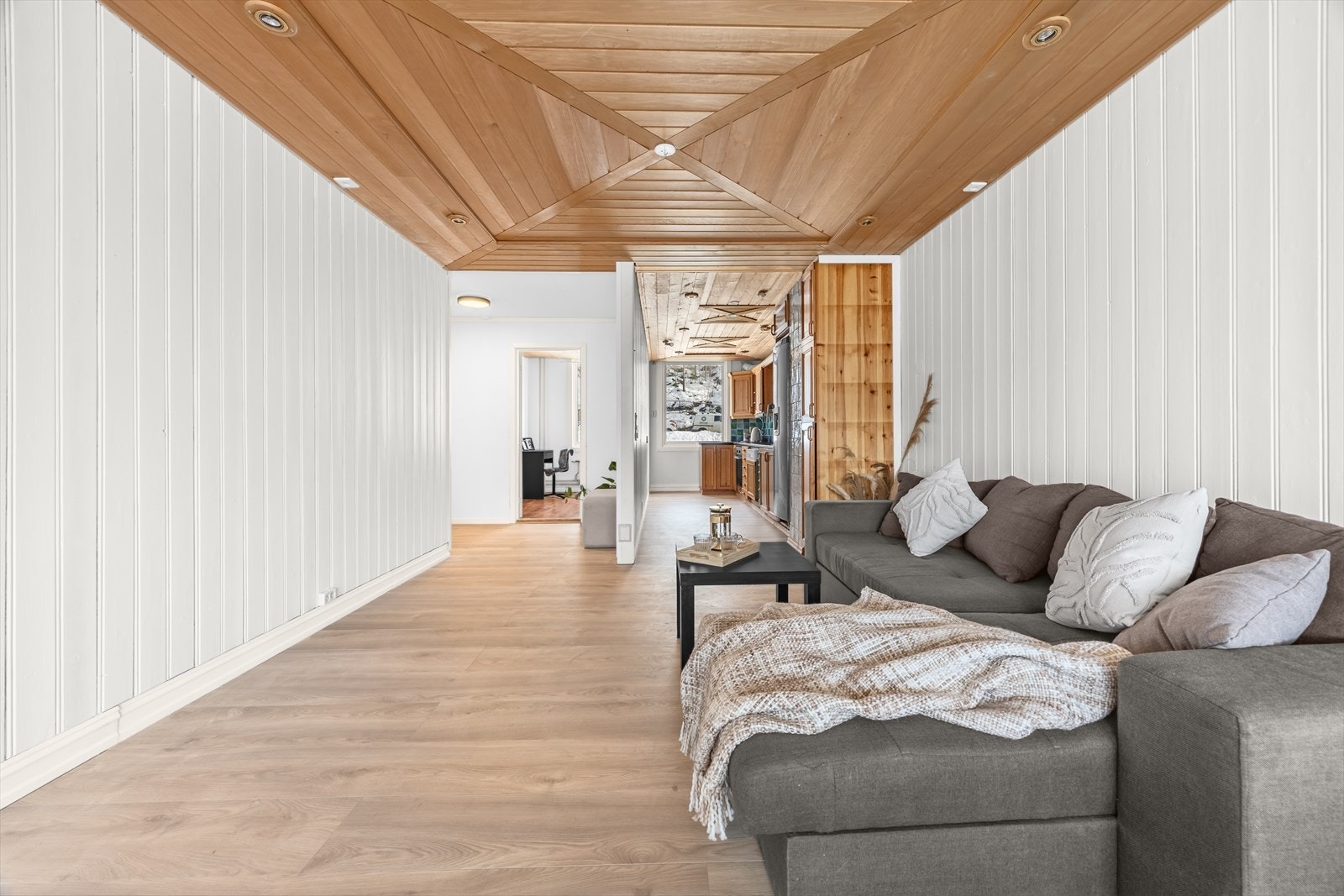 Lys og romslig stue Galleribilde