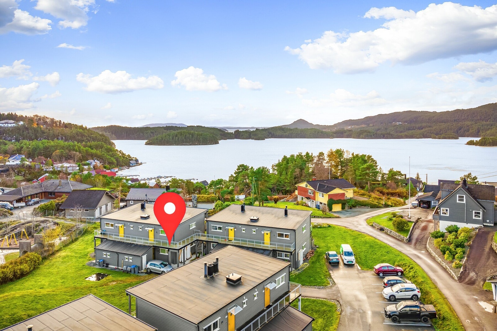 Det er 24 seksjoner i sameie, og ladebokser på parkeringsplassen Galleribilde