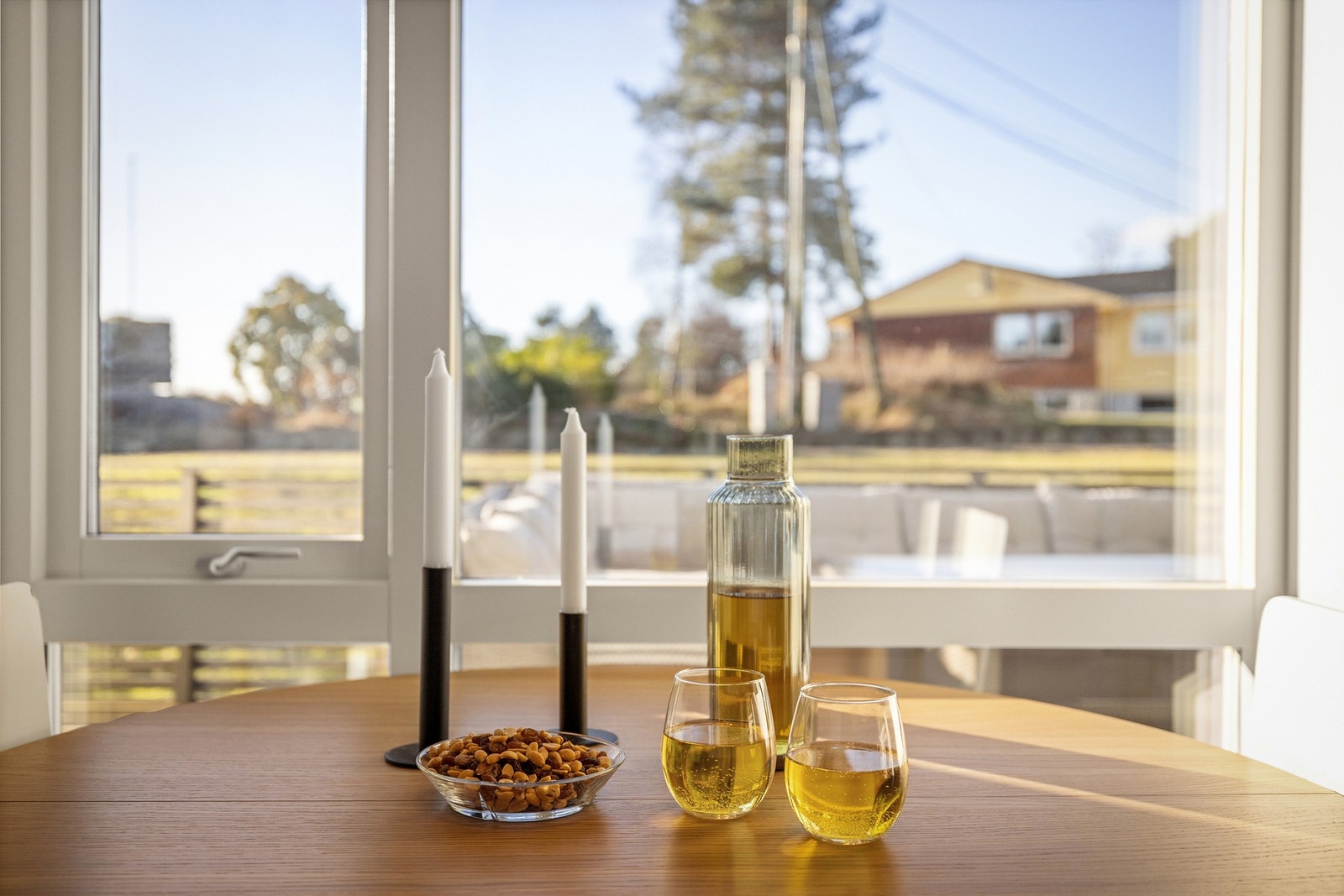 Ved kjøkkenet er det utgang til terrasse på 19 kvm Galleribilde