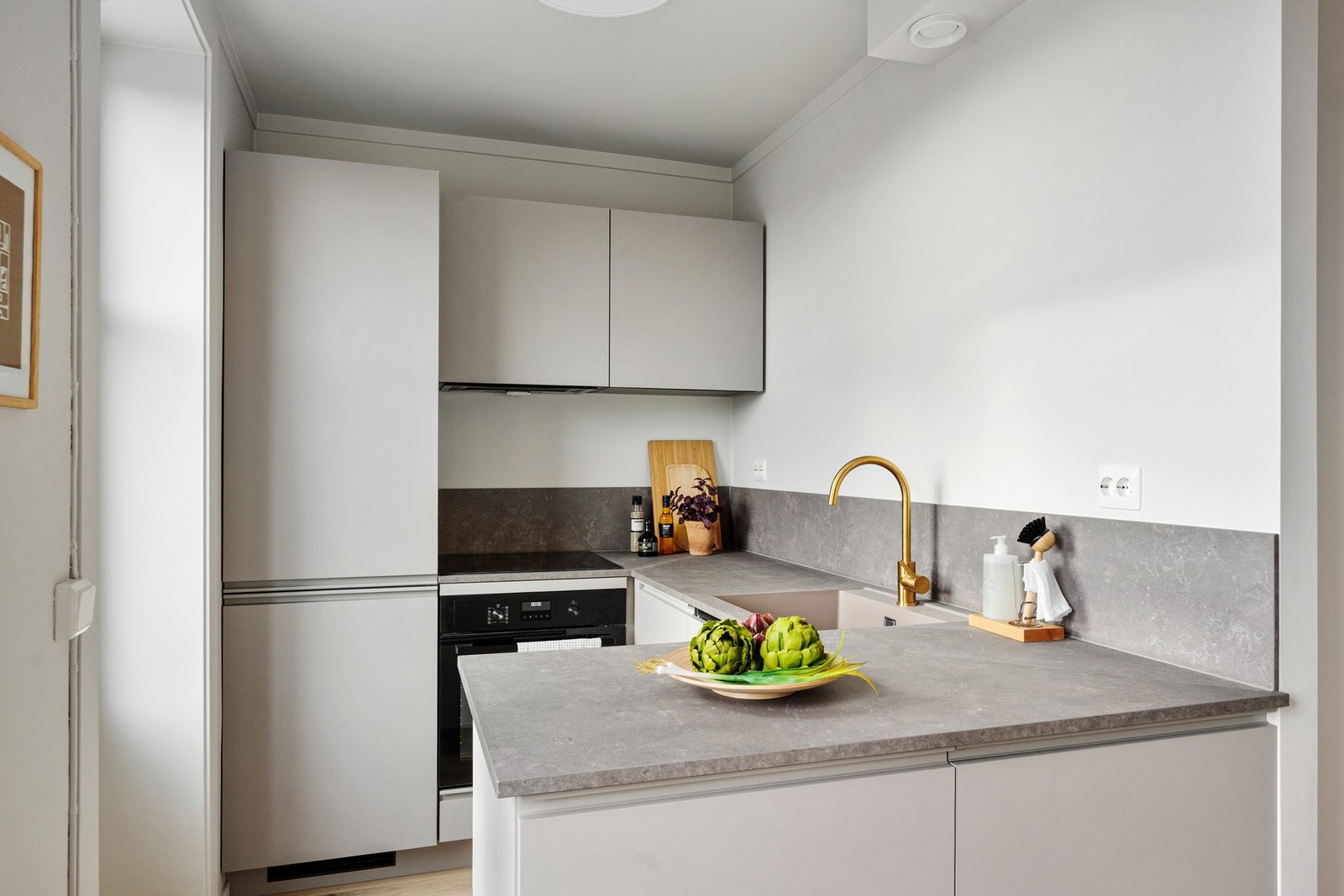 Ny kjøkkeninnredning i 2026, med integrerte hvitevarer Galleribilde