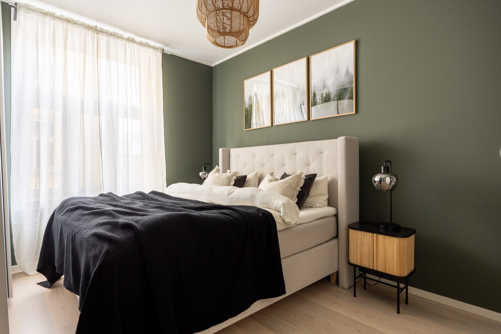 Det naturlige hovedsoverommet er romslig med god plass. Galleribilde