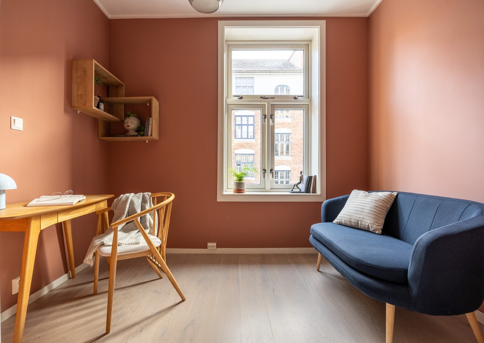 God plass til å innrede etter ønske og behov, og soverommet har flere bruksmuligheter. Galleribilde