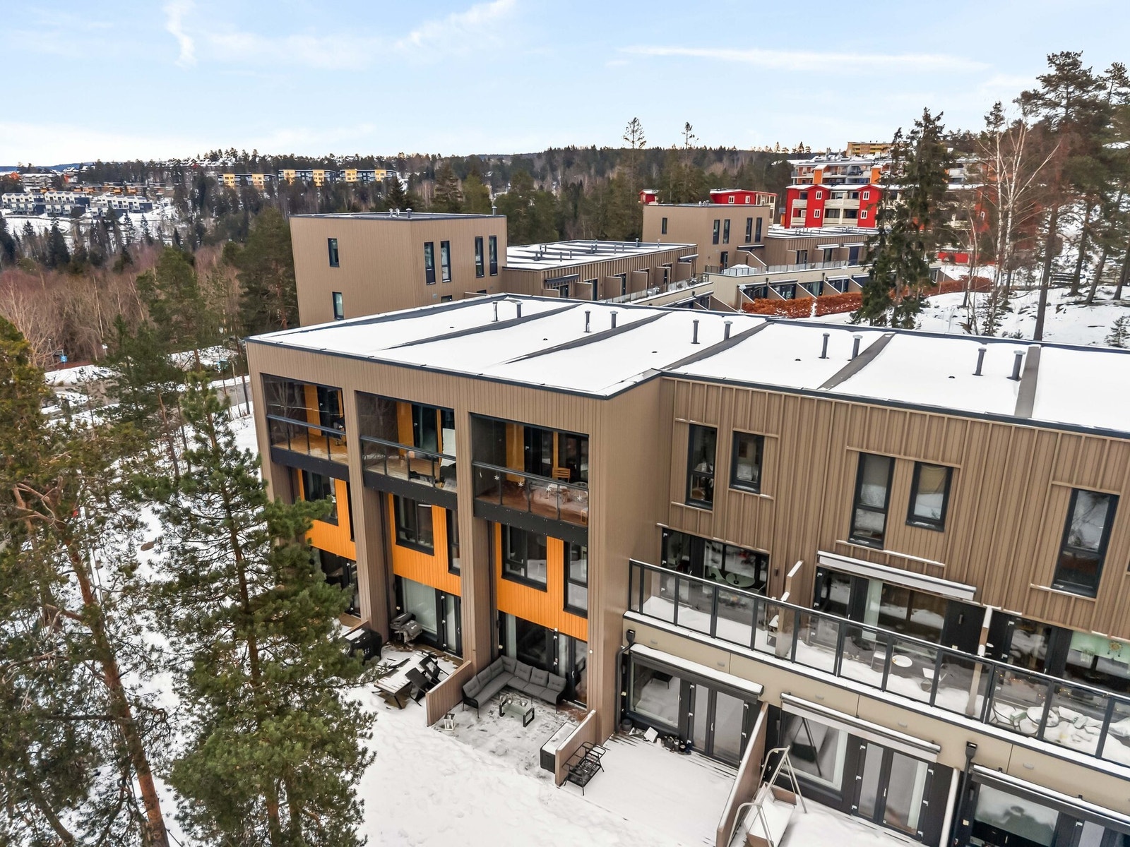 Jordstjerneveien er et hyggelig etablert boligfelt med barnevennlig og sentral beliggenhet Galleribilde