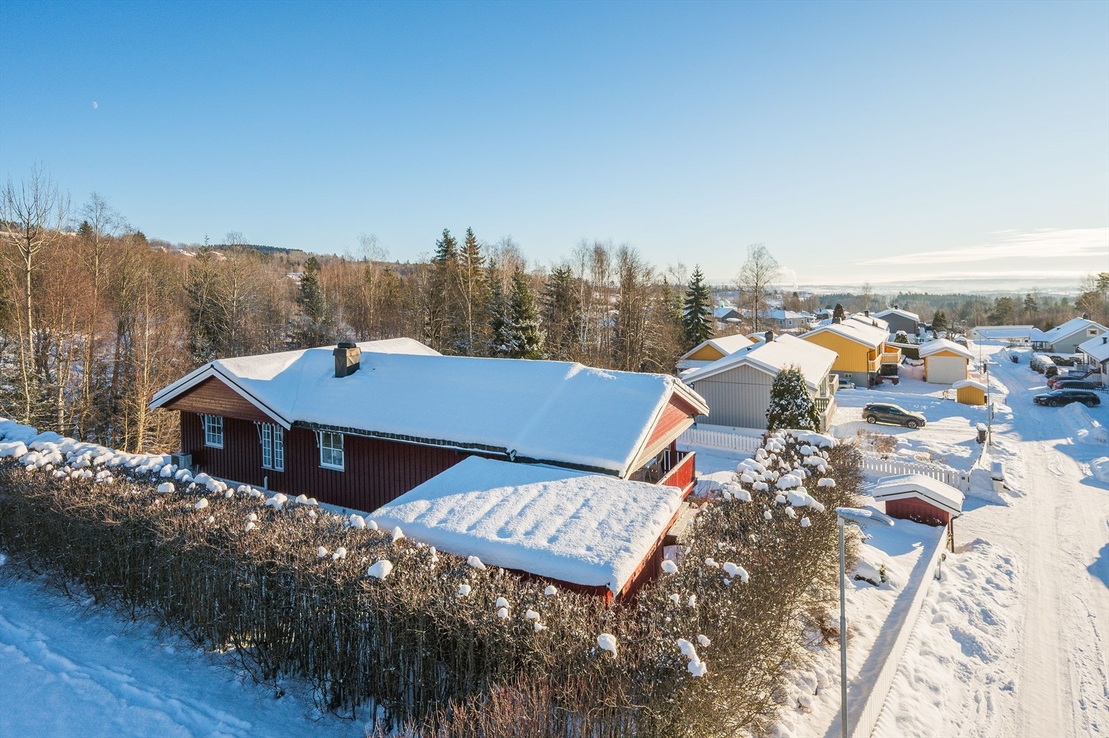Her bor du med kort gangavstand til barnehage og skole, med nærhet til fine tur- og aktivitetsmuligheter, samtidig som det kun er en kort kjøretur til byliv og alle fasiliteter. Galleribilde