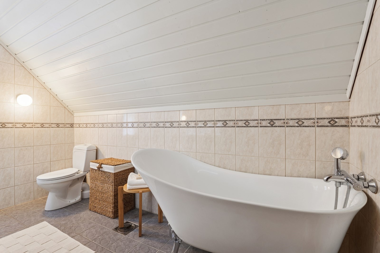 Her er det badekar på løveføtter fra 2020. Galleribilde