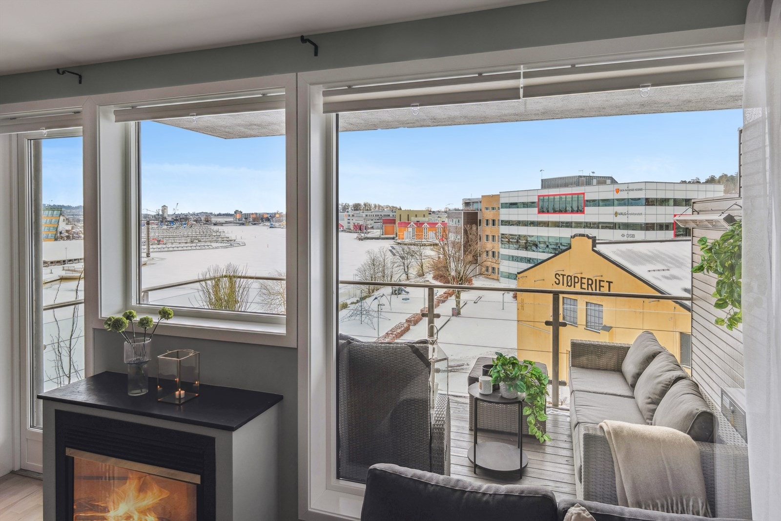 Solrik utsiktsleilighet. Her bor du lettvint nær sentrum. Galleribilde