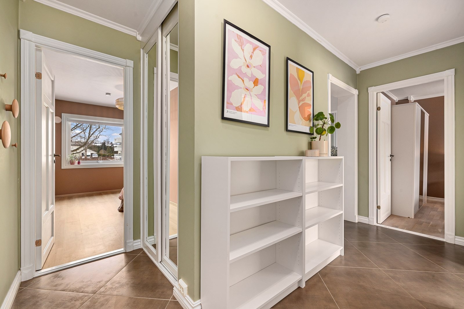 Entré/gang Galleribilde