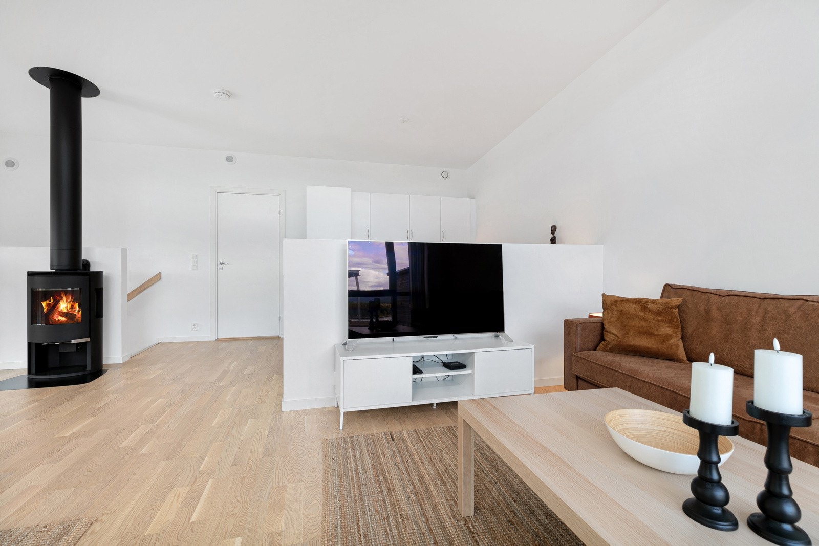 Lekker peisovn som skaper lun stemning Galleribilde