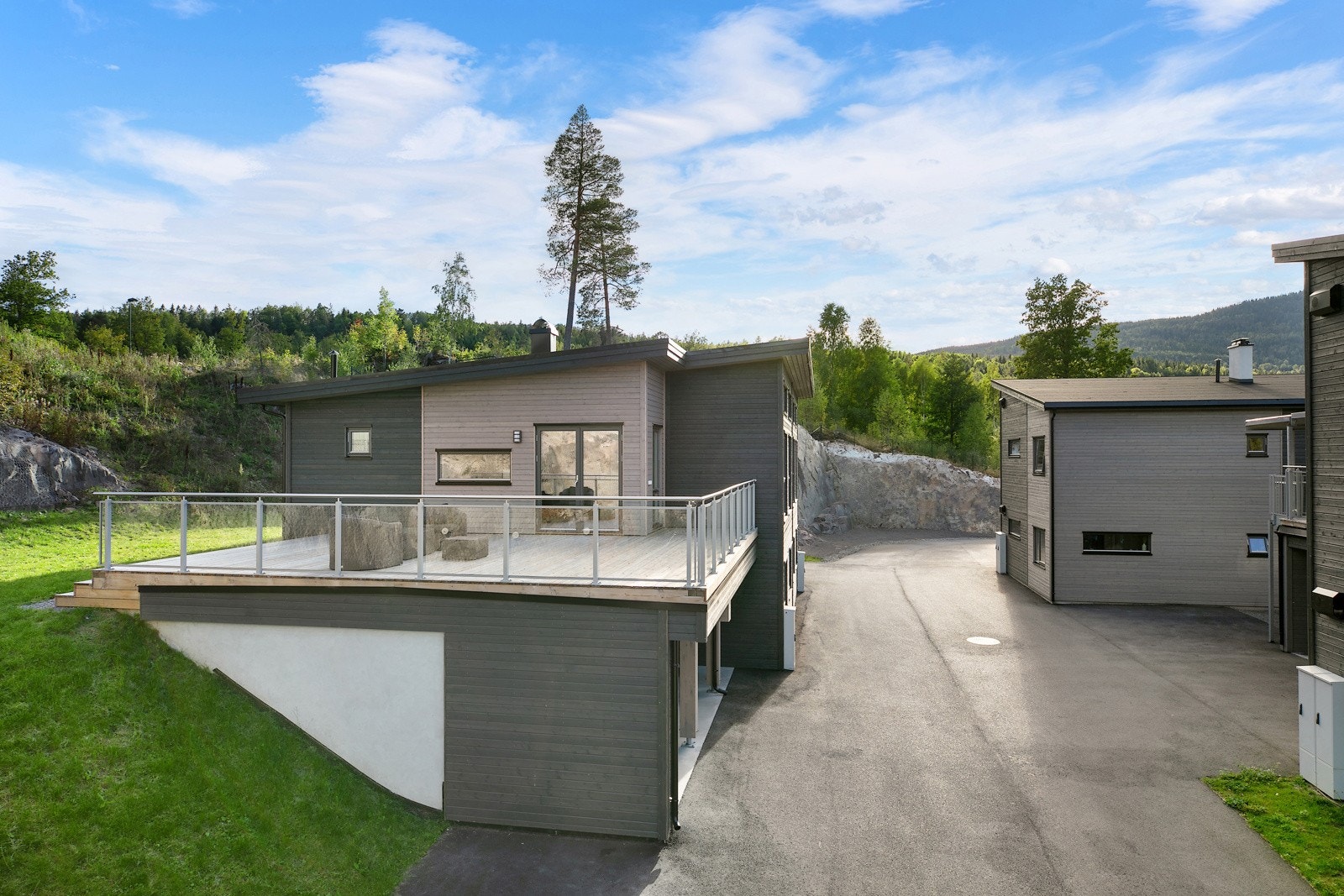 En moderne og innbydende halvpart tomannsbolig over 2 plan. Galleribilde