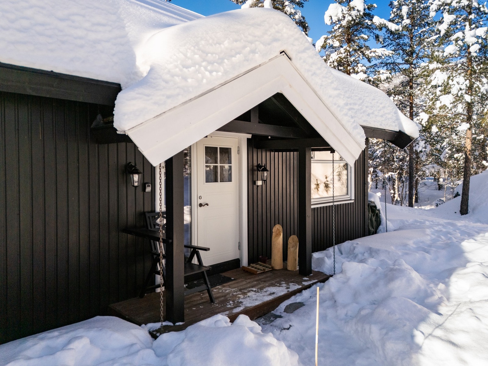 Overbygd inngangsparti. Galleribilde