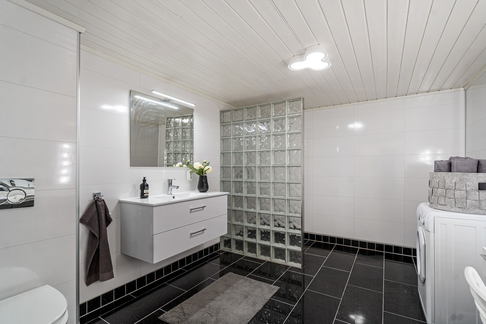 Bad underetasje Galleribilde