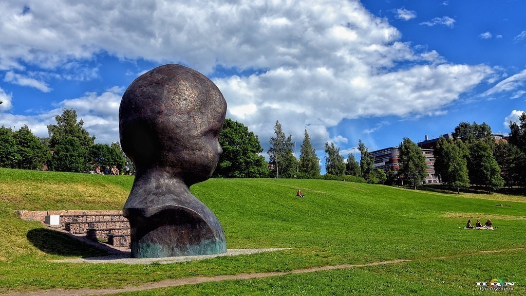 Thorshovdalen et steinkast unna Galleribilde