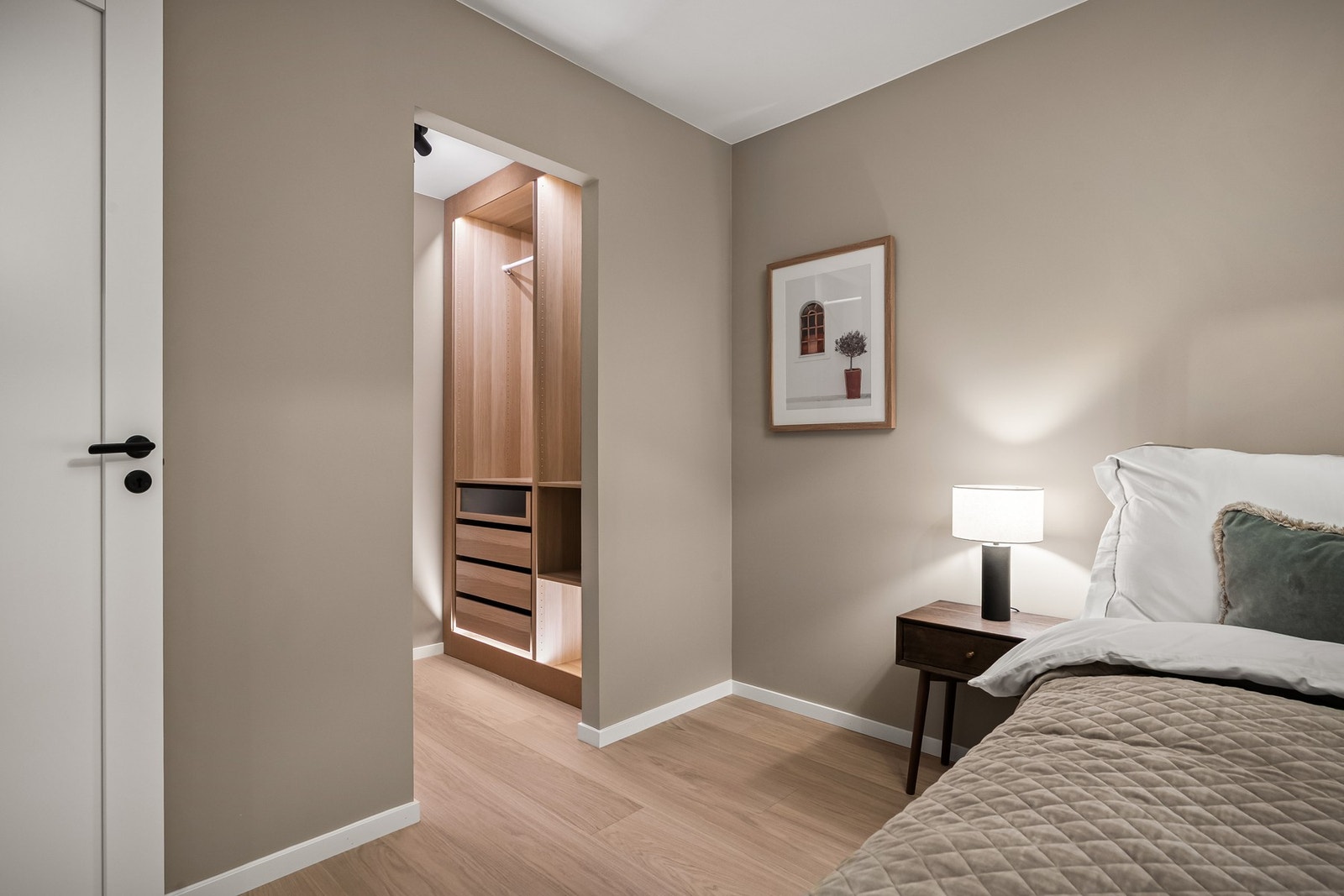Terskelfritt inn mot et lekkert walk-in. Galleribilde