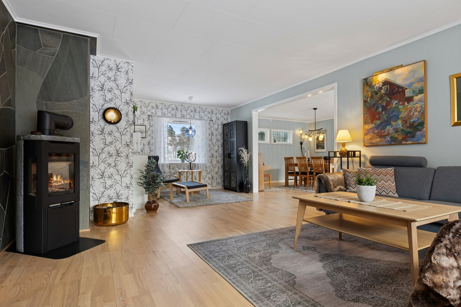 Peisovn gir både effektiv varme og en hyggelig atmosfære. Galleribilde