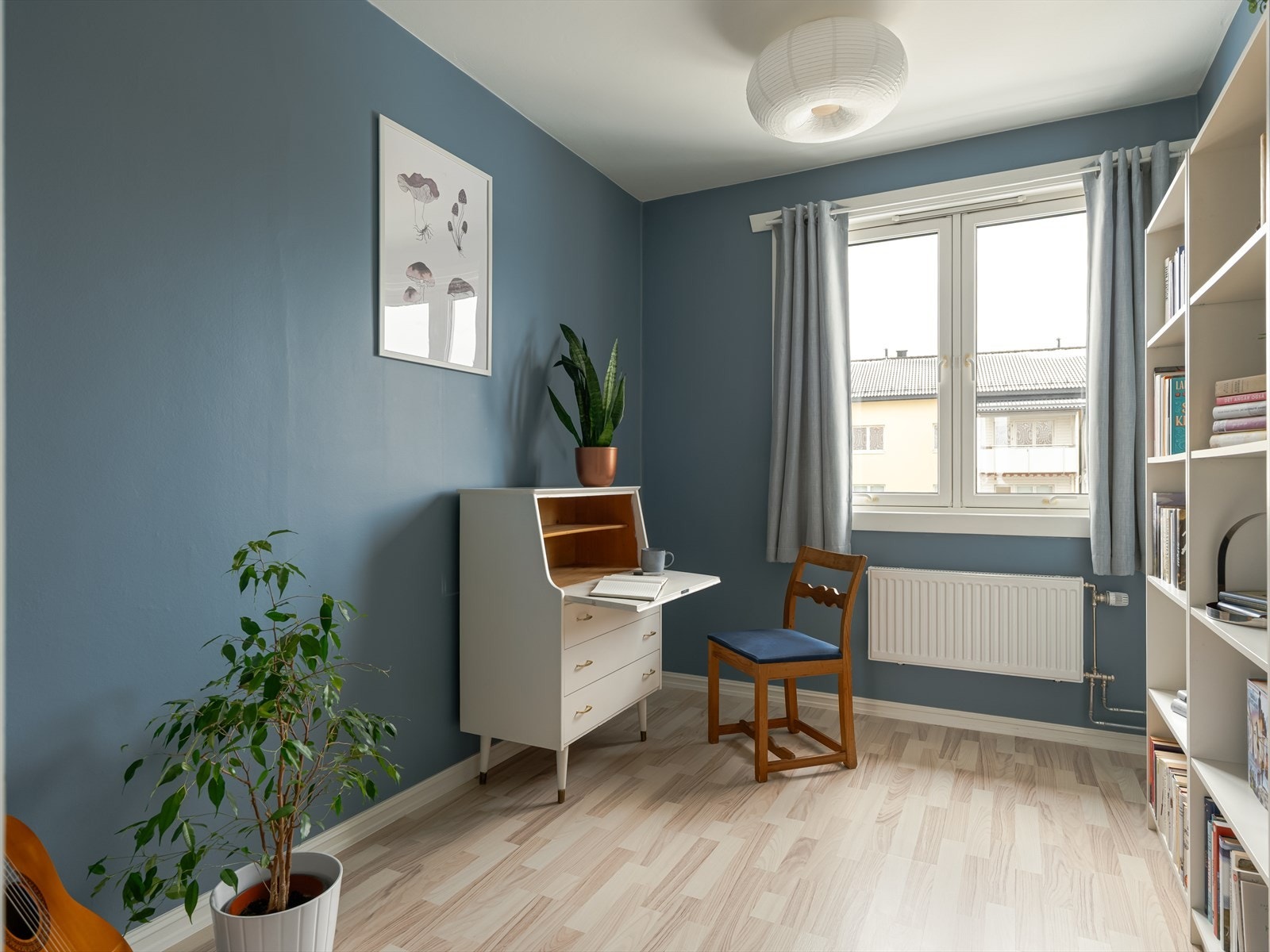 Boligens andre soverommet fungerer fint som gjesterom, barnerom og kontor. Galleribilde