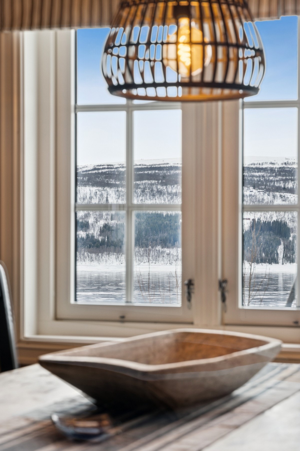 Utsikt fra stuevindu. Galleribilde