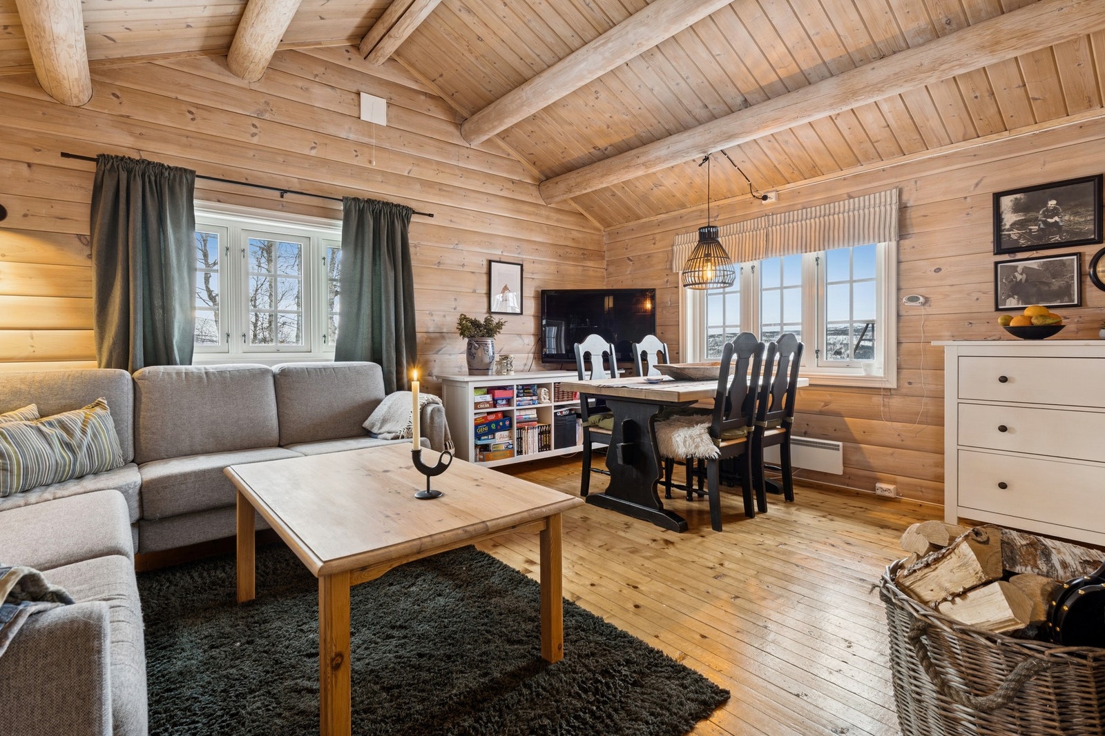 Stue/kjøkken er på totalt 24,2 kvm. Galleribilde