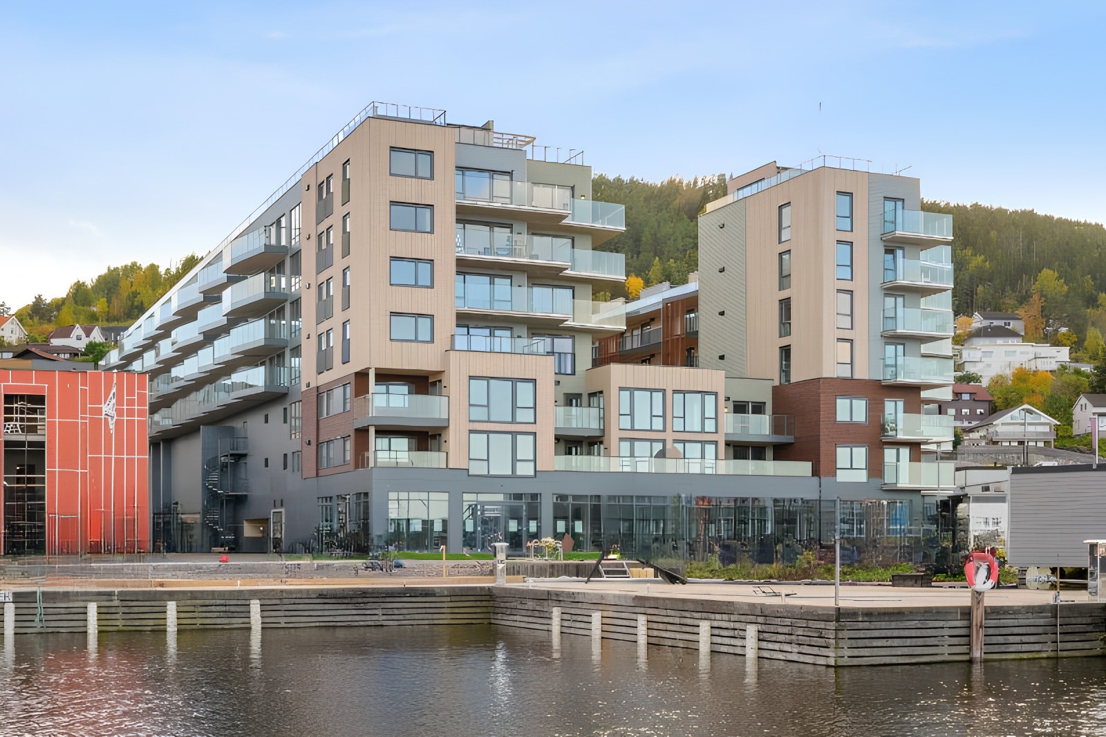 Nøsted brygge sett fra bryggen. Galleribilde