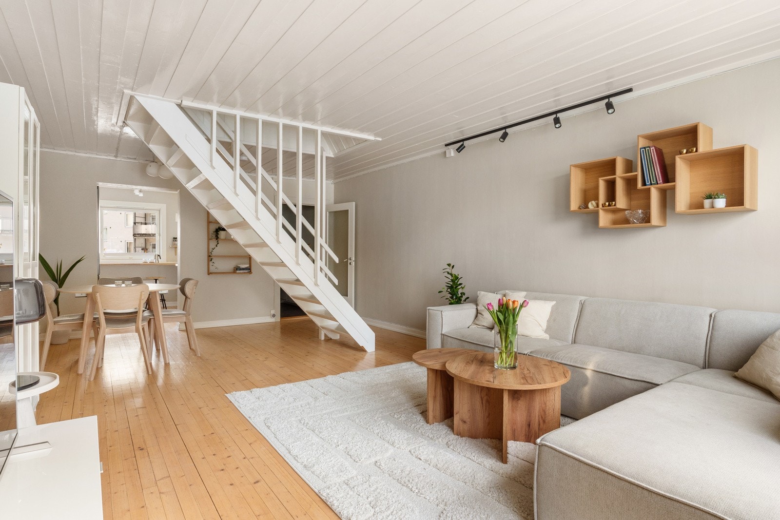 Heltre gulv gir et klassisk preg. Galleribilde