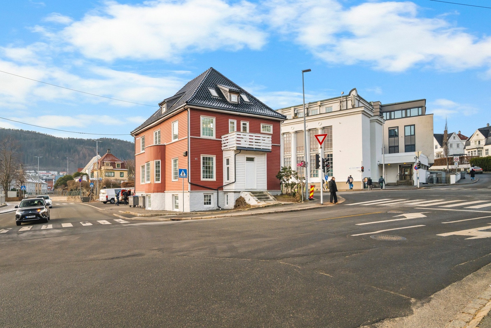 Taktekking og flere vinduer ble skiftet i 2013/2014 Galleribilde