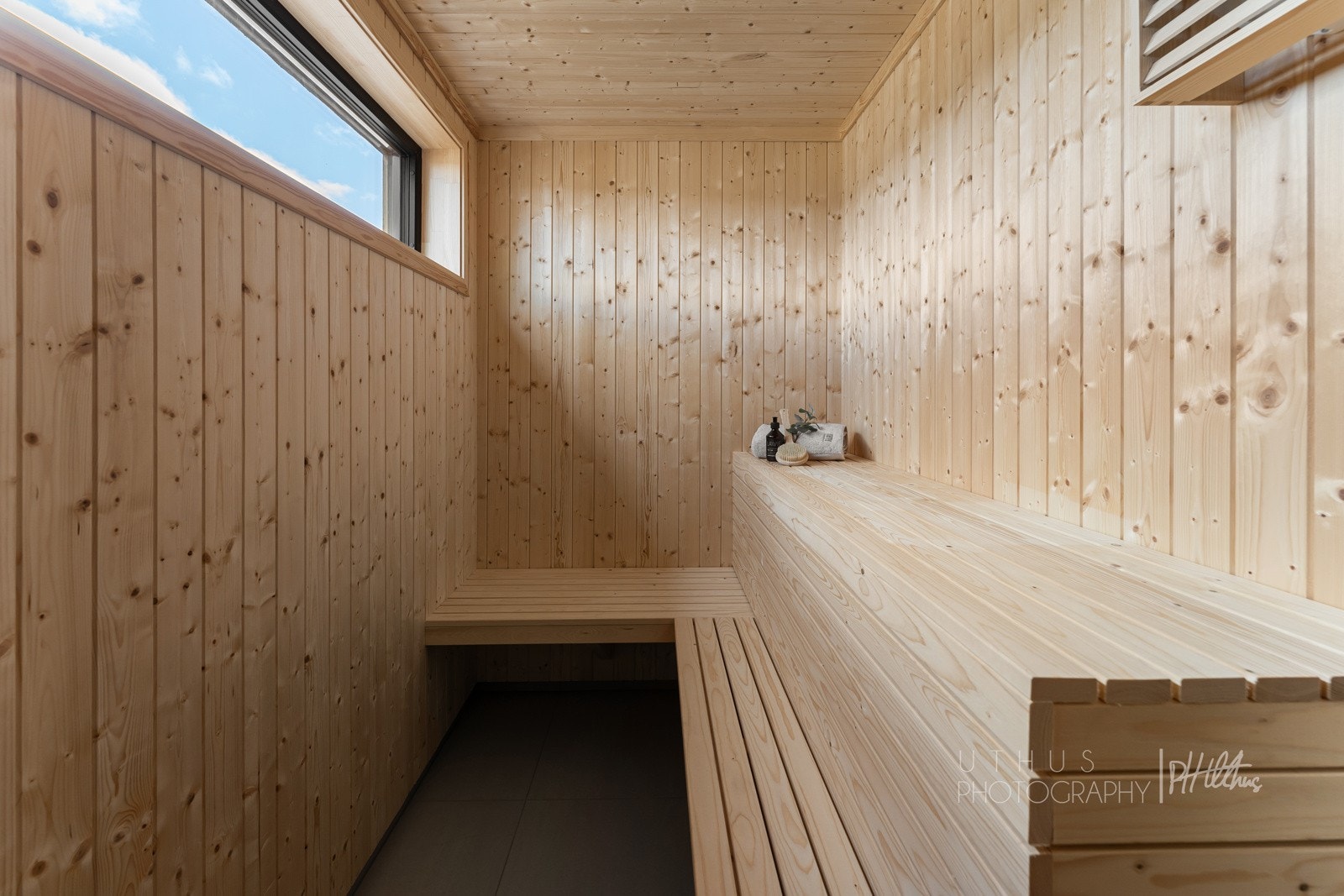 I badstuen er det vindu rett mot utsikten - Tenk og slappe av her etter en lang dag på tur eller i bakken! Galleribilde