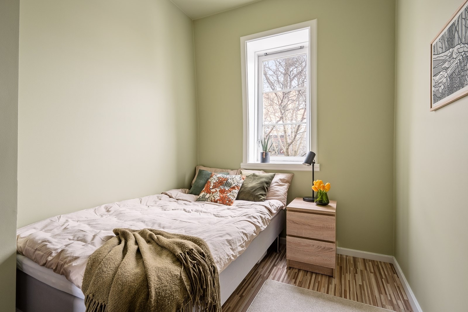 Det andre soverommet er fleksibelt og egner seg godt som barnerom, gjesterom eller kontor. Galleribilde