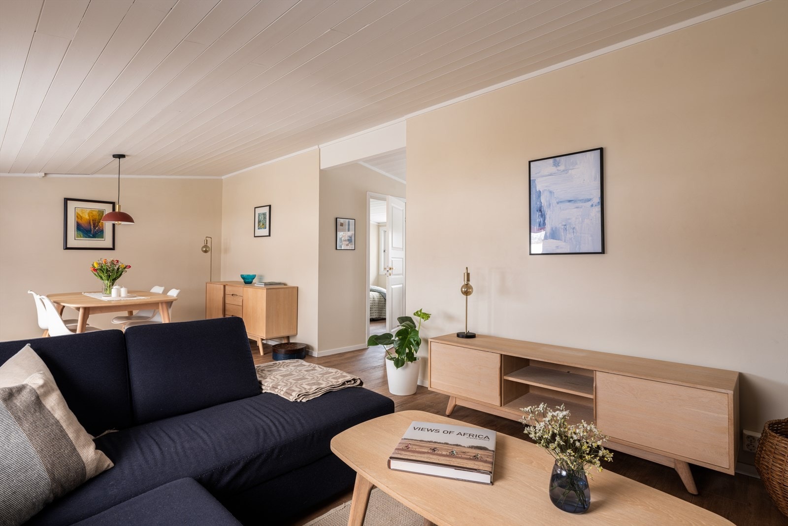 Den gode planløsningen og de oppgraderte flatene inviterer til umiddelbar trivsel. Galleribilde