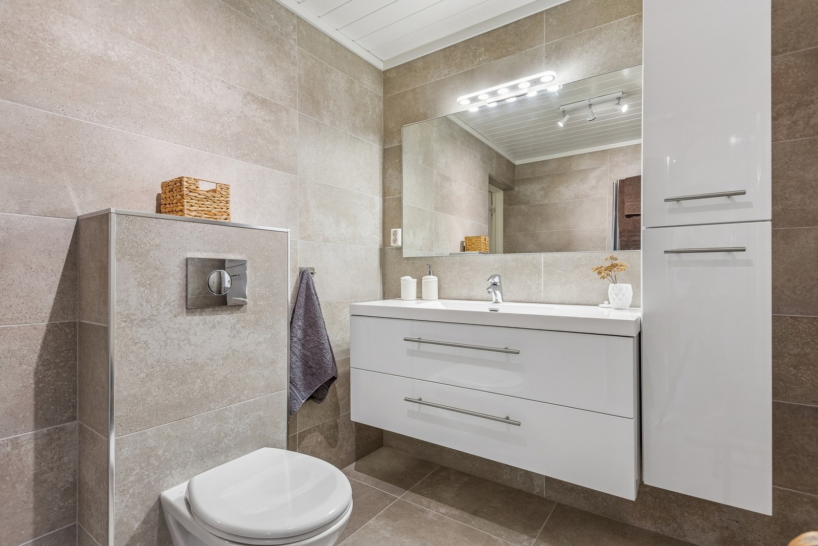 Pent og moderne bad, renovert i 2017. Galleribilde