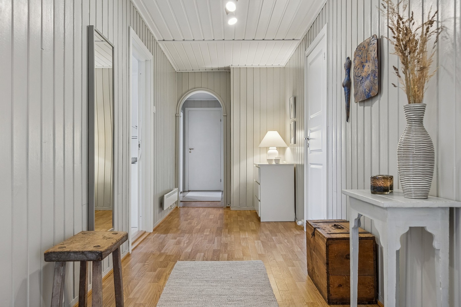 Romslig gang på 12,6m². Galleribilde