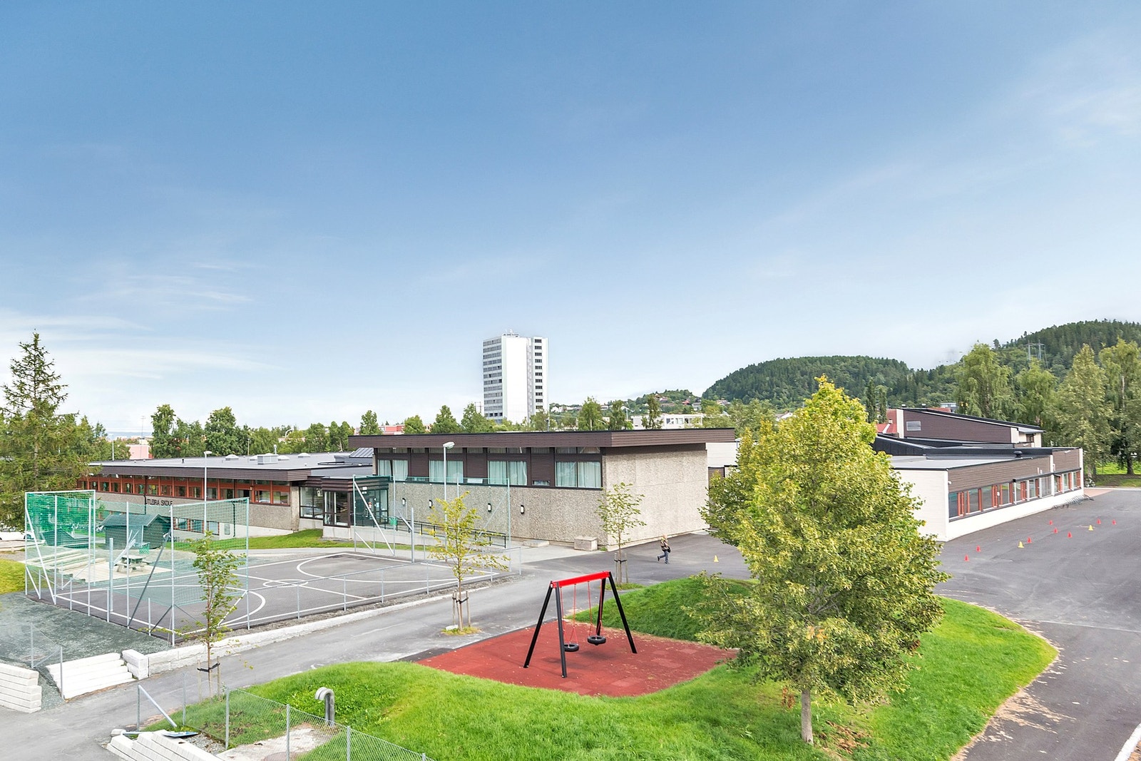 Gangavstand til Utleira barneskole. Galleribilde