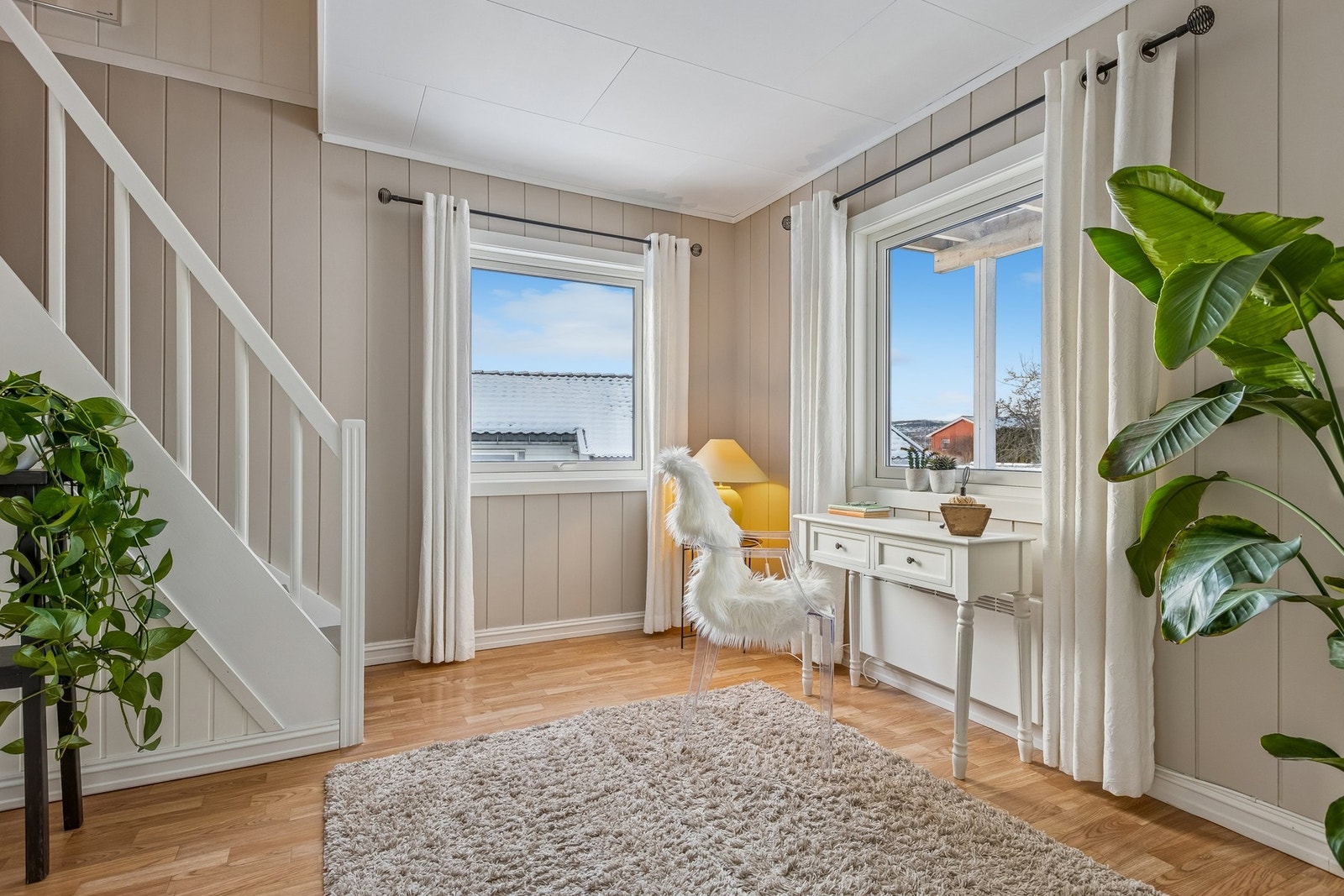 Videre ned i sokkeletasjen finner du en trappegang på ca 10m². Galleribilde